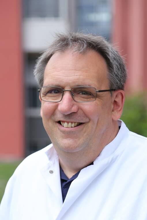 Portrait: Prof. Dr. Felix Momm